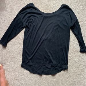 black 3/4 sleeve shirt